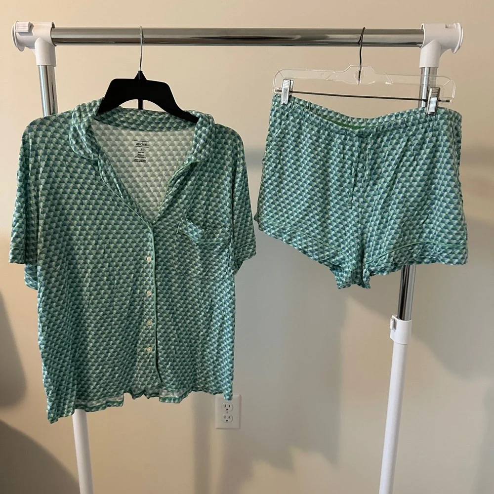 Super Soft & Comfy Women's Pajama Set - Picture 1 of 4